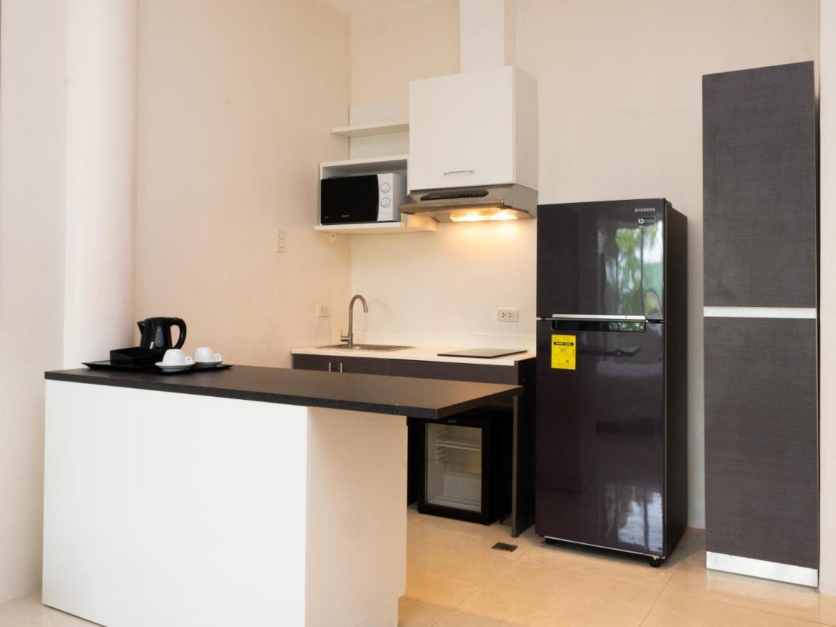 City Park Hotel Residences Taguig Esterno foto