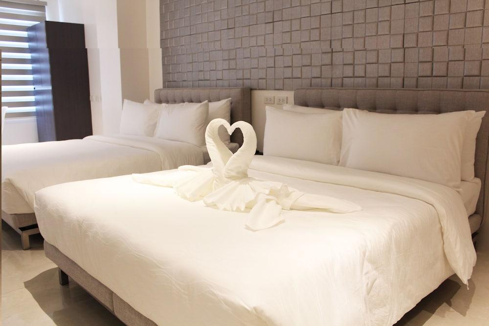 City Park Hotel Residences Taguig Esterno foto