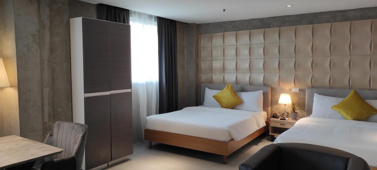 City Park Hotel Residences Taguig Esterno foto