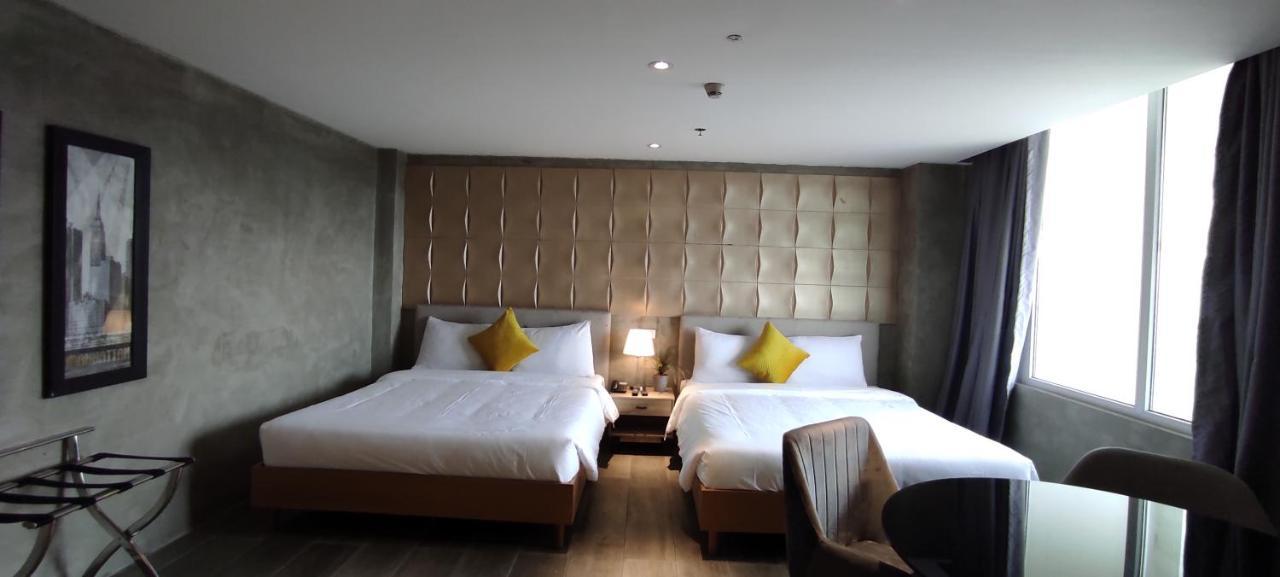 City Park Hotel Residences Taguig Esterno foto