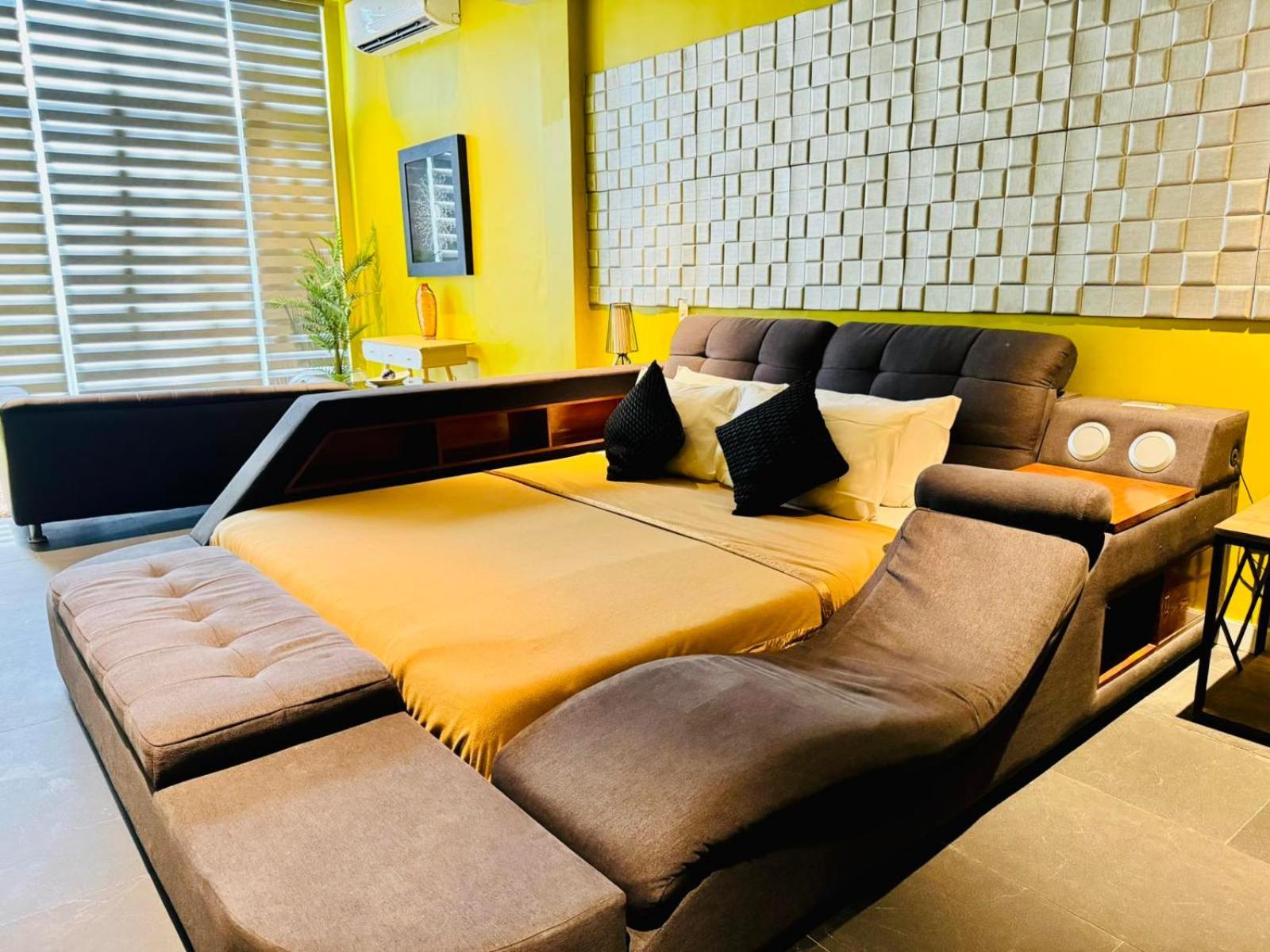 City Park Hotel Residences Taguig Esterno foto