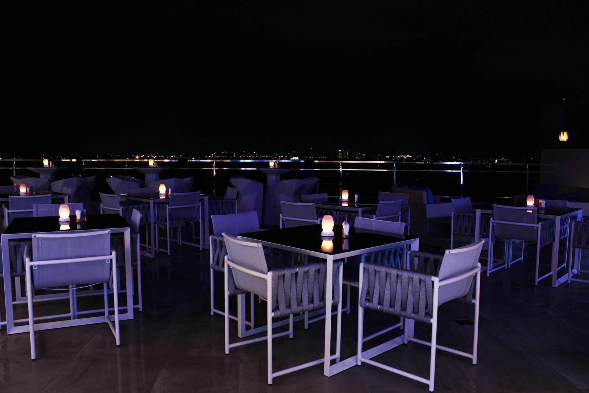 City Park Hotel Residences Taguig Esterno foto
