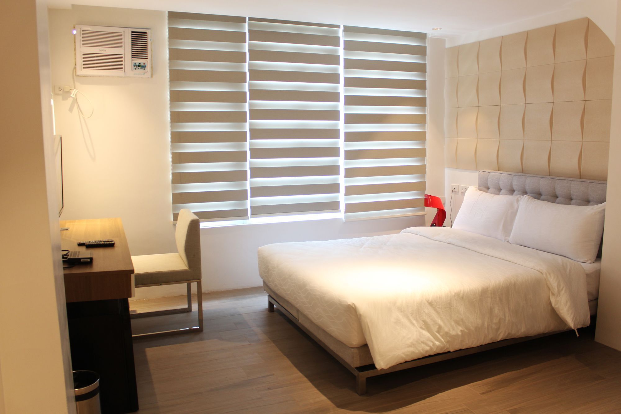 City Park Hotel Residences Taguig Esterno foto